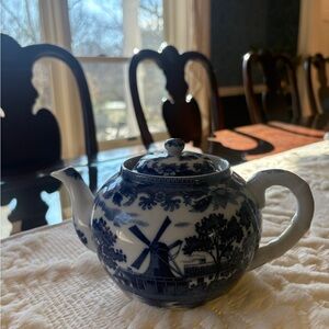 VINTAGE NIPPON BLUE & WHITE TEAPOT. perfect condition.